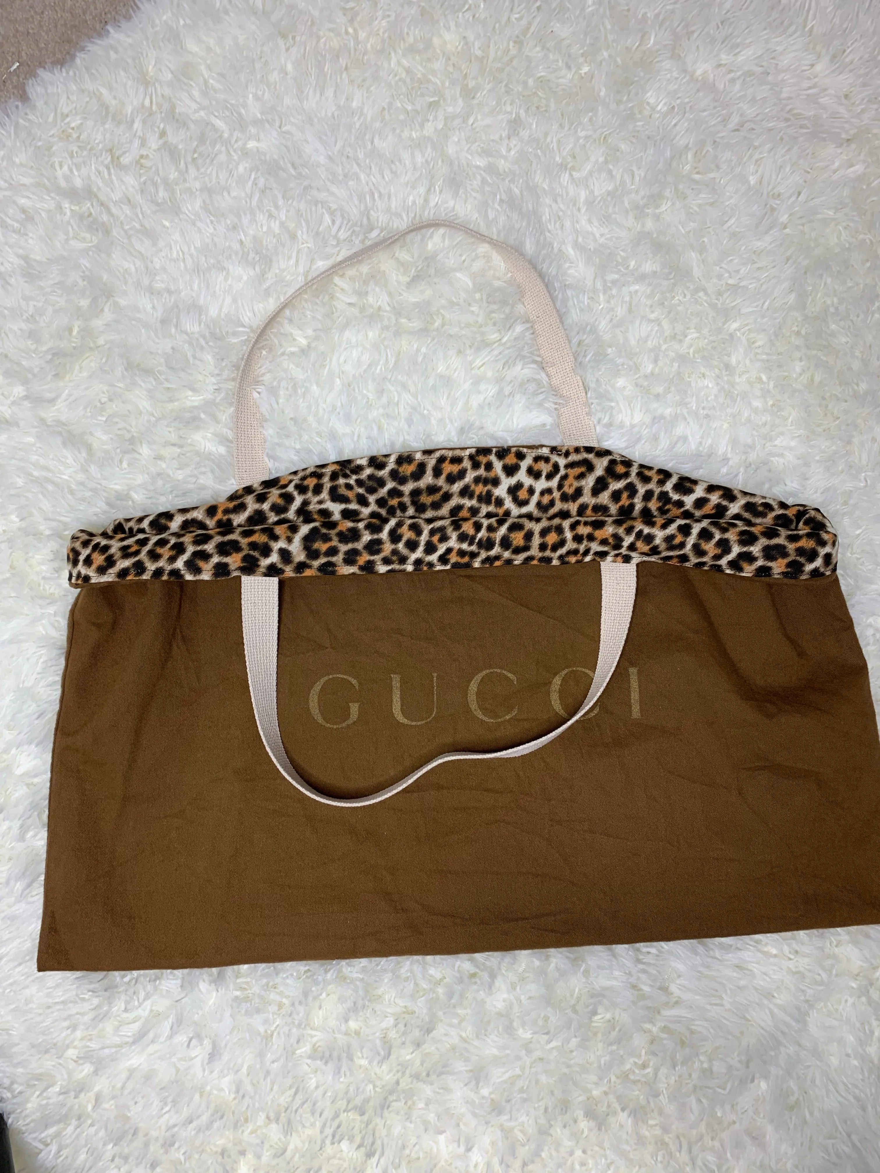 GG with leopard weekender