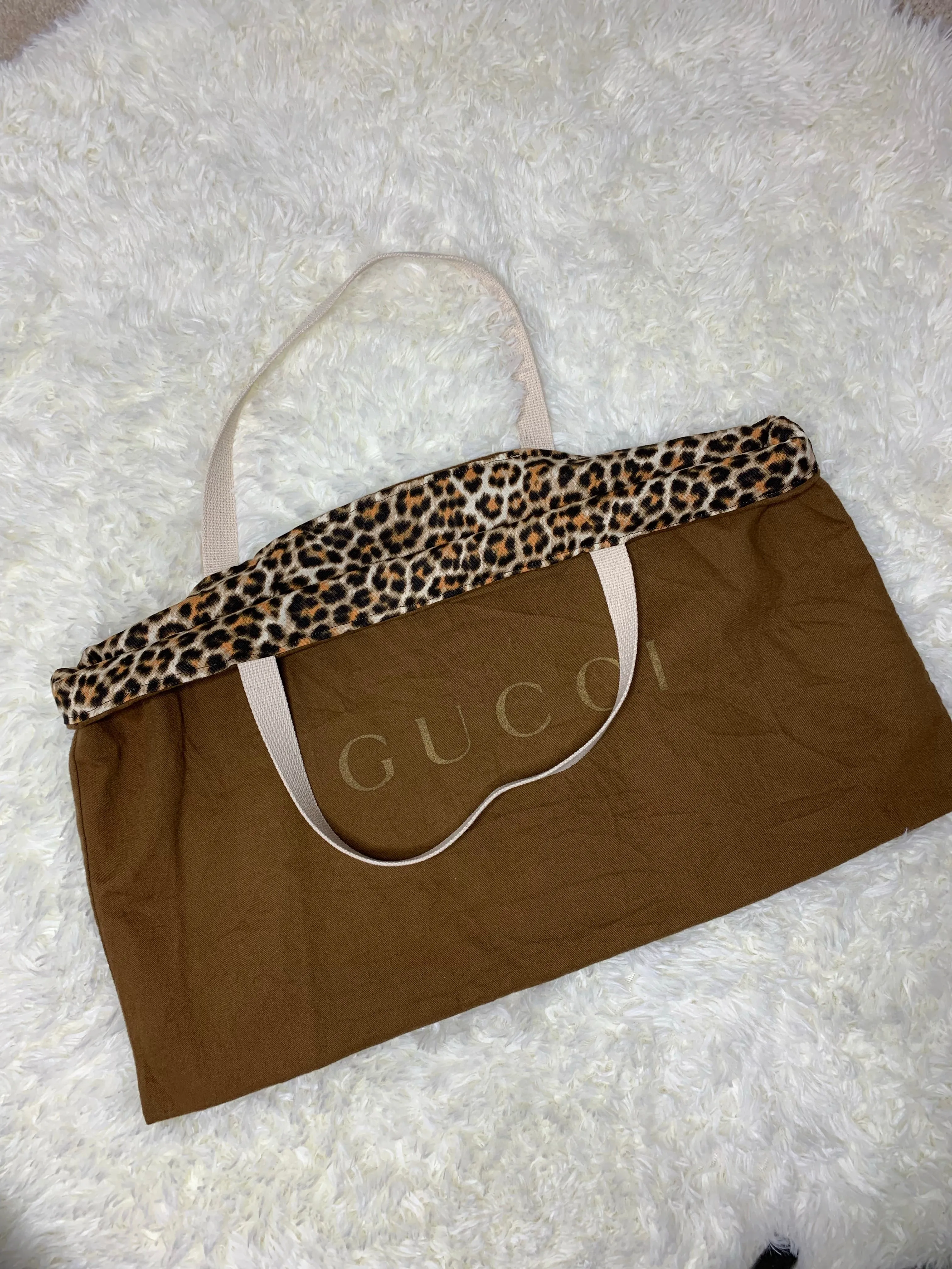 GG with leopard weekender