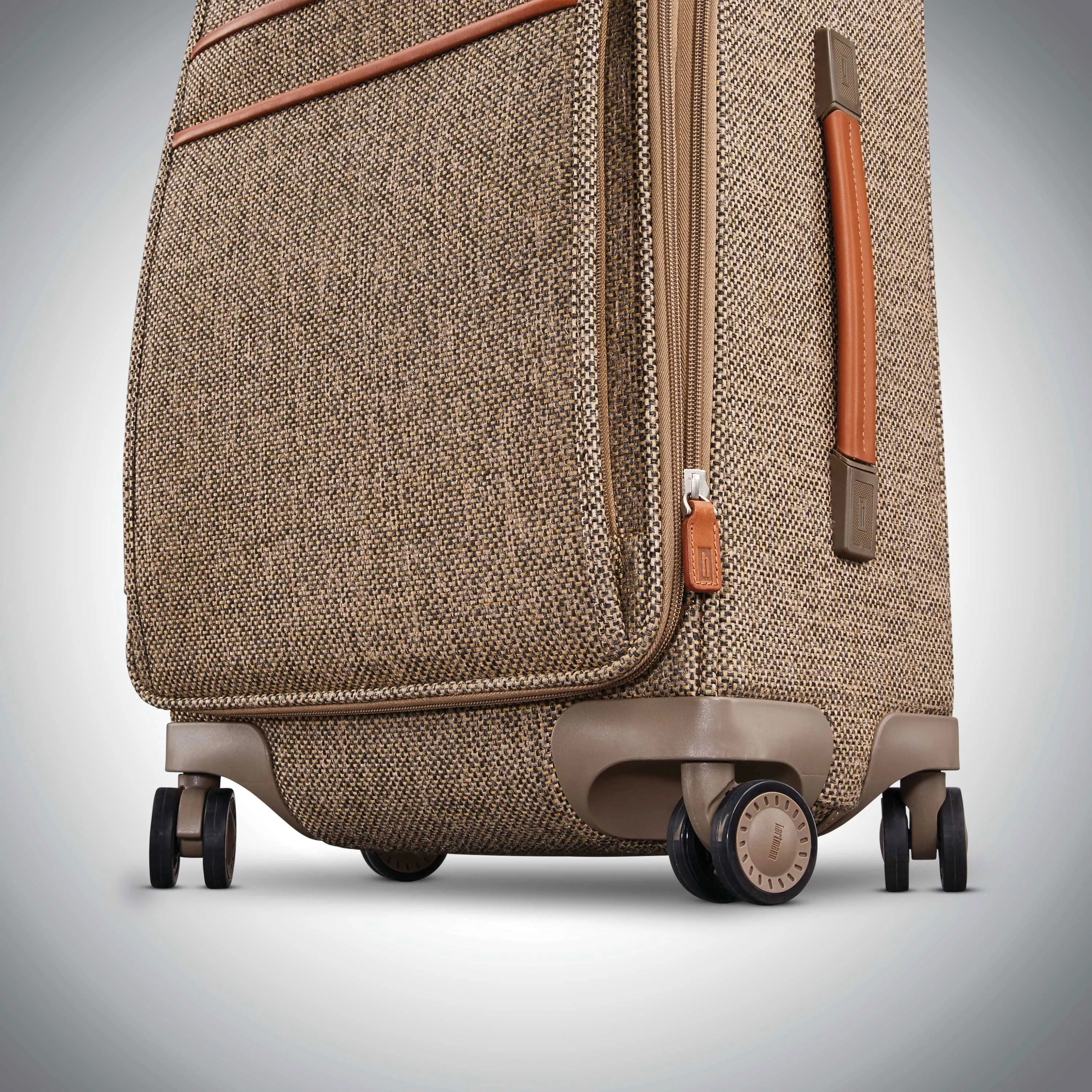 Hartmann Tweed Legend 21" Domestic Carry On Expandable Spinner Natural Tweed