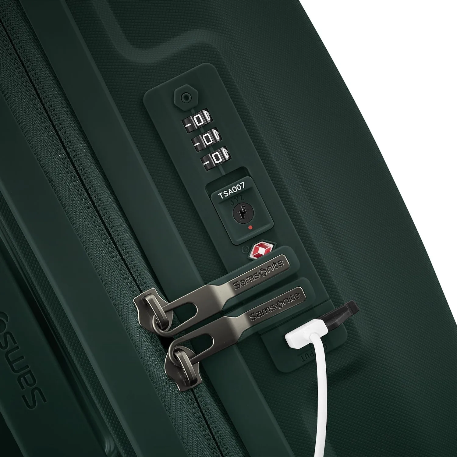Outline Pro Spinner Carry-On