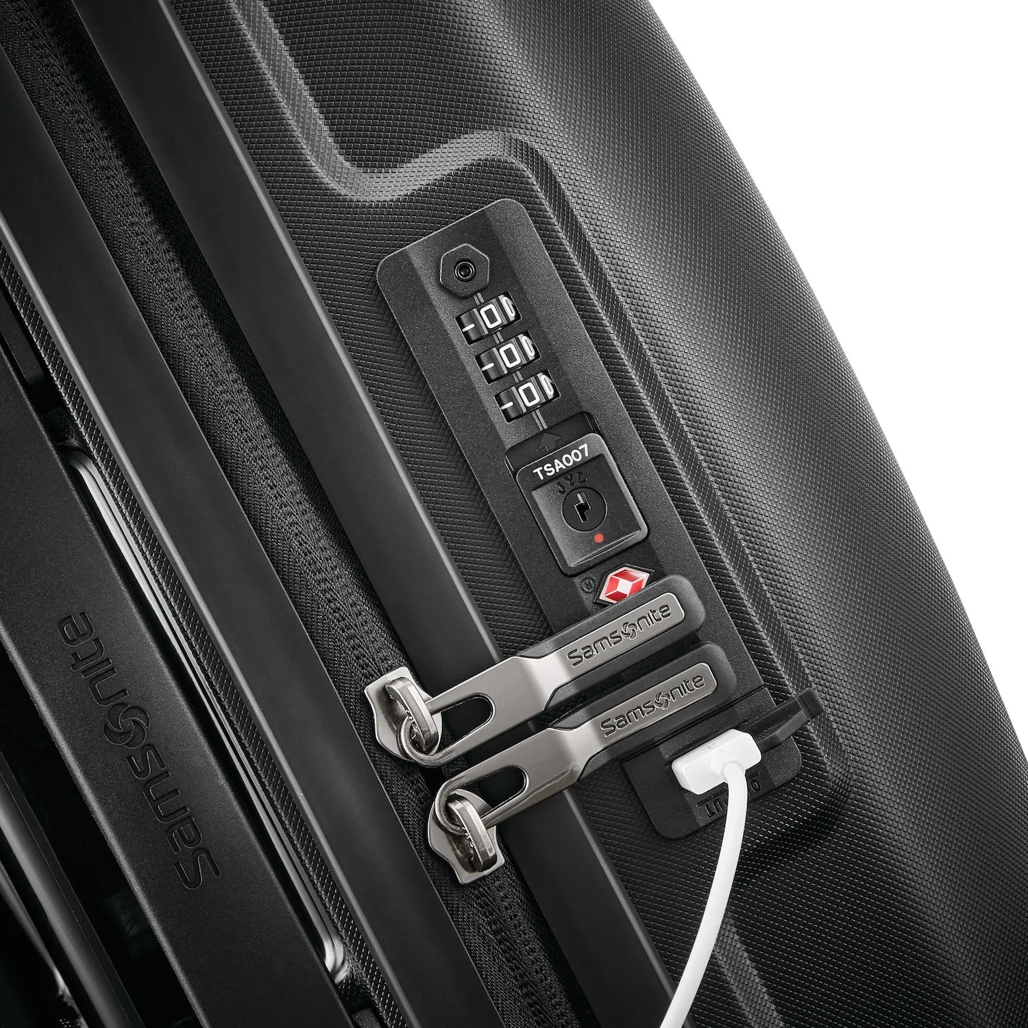 Outline Pro Spinner Carry-On