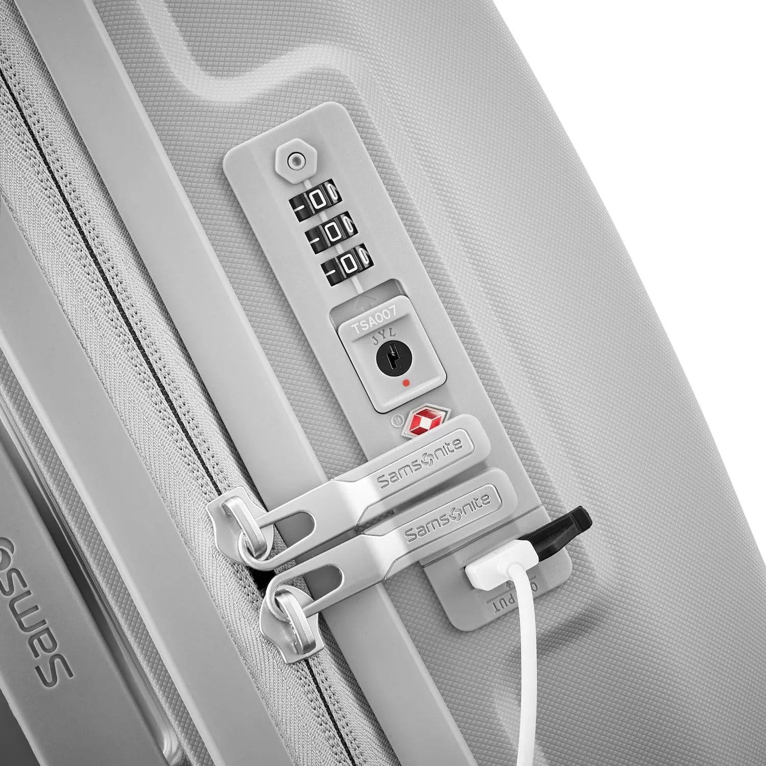 Outline Pro Spinner Carry-On