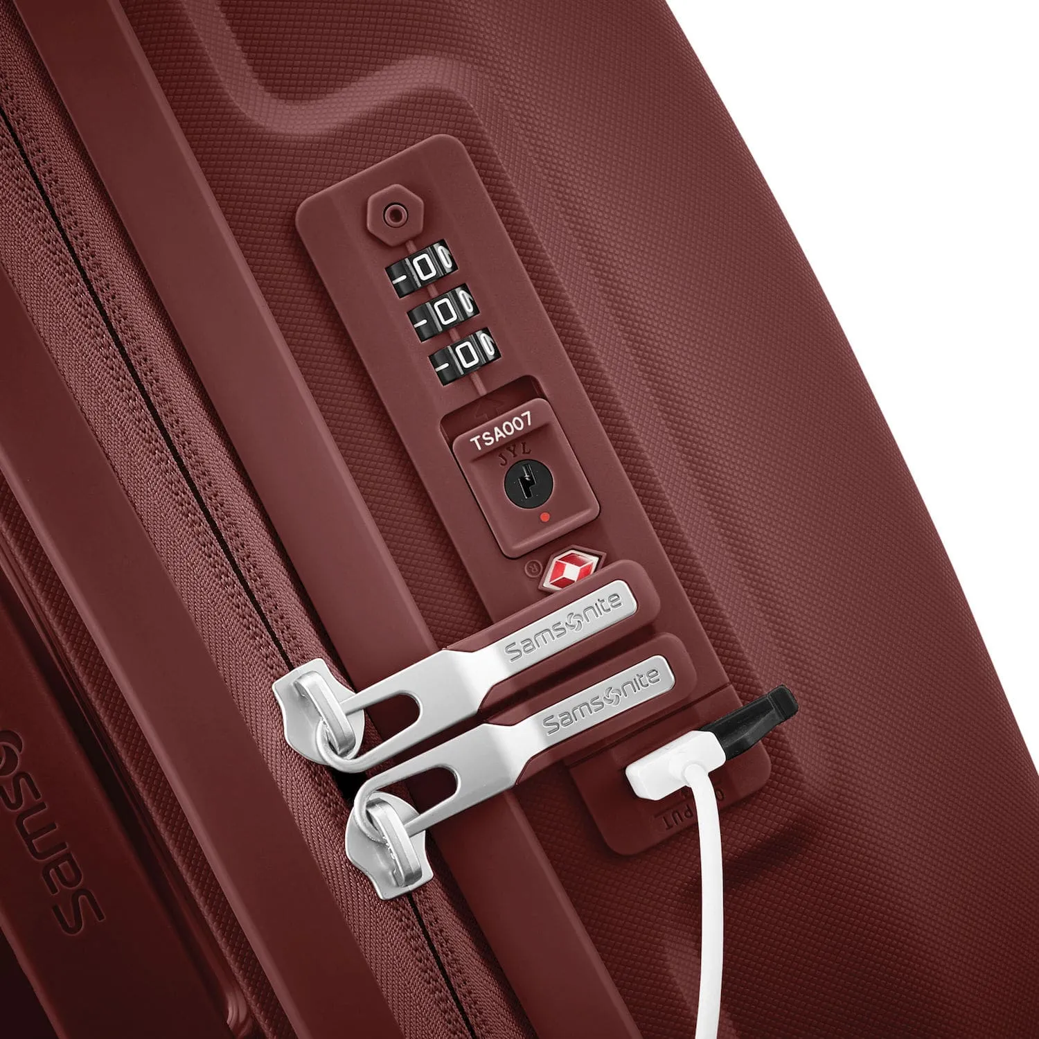 Outline Pro Spinner Carry-On