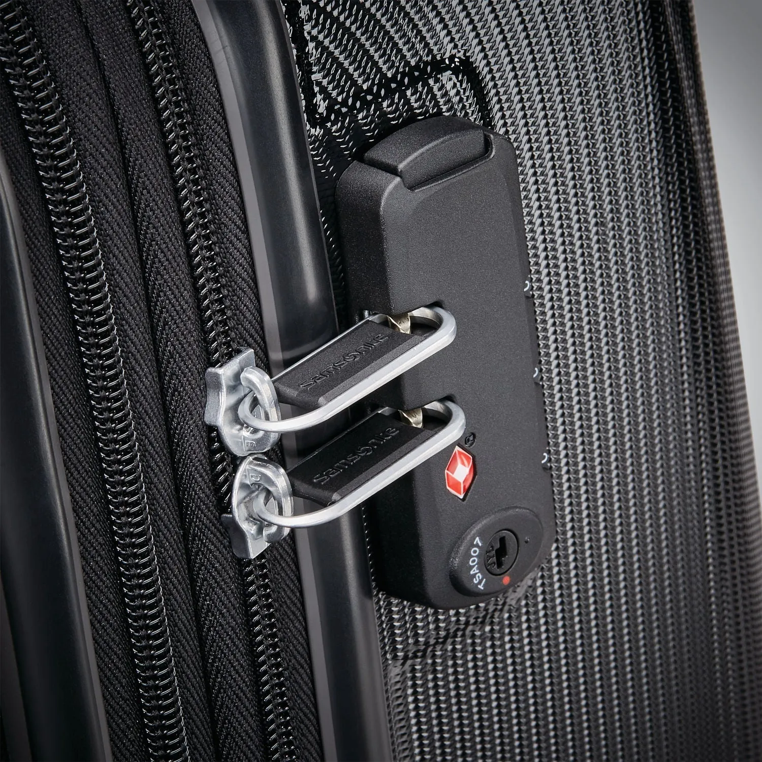 Samsonite Winfield 3 DLX 20" Spinner