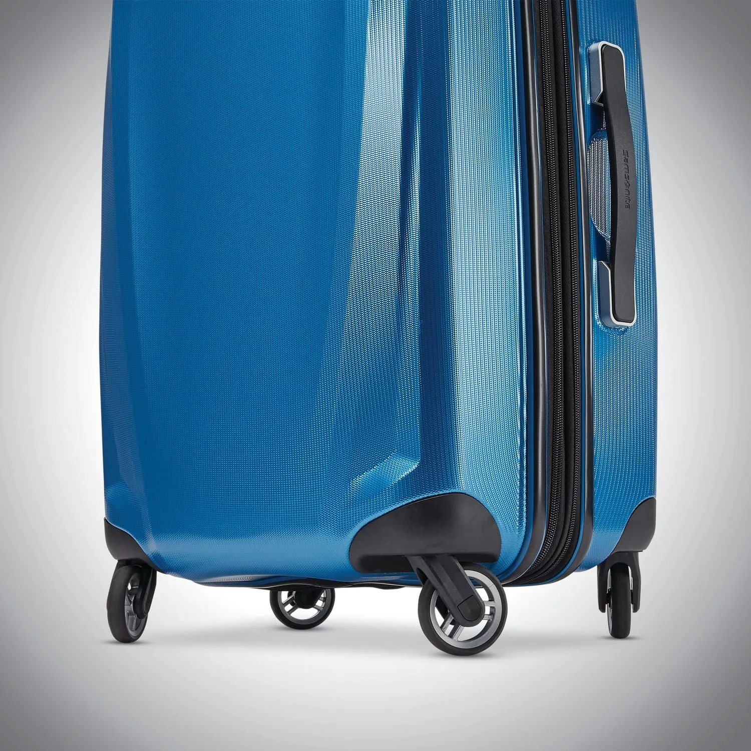 Samsonite Winfield 3 DLX 20" Spinner