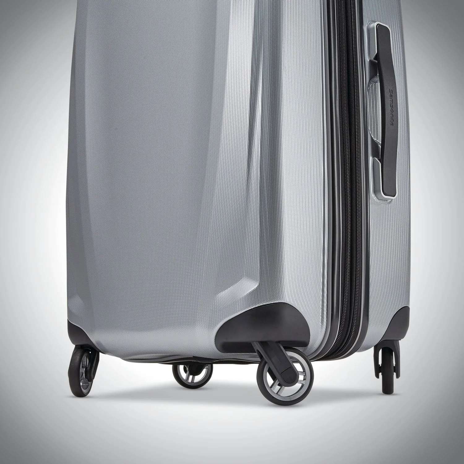Samsonite Winfield 3 DLX 20" Spinner