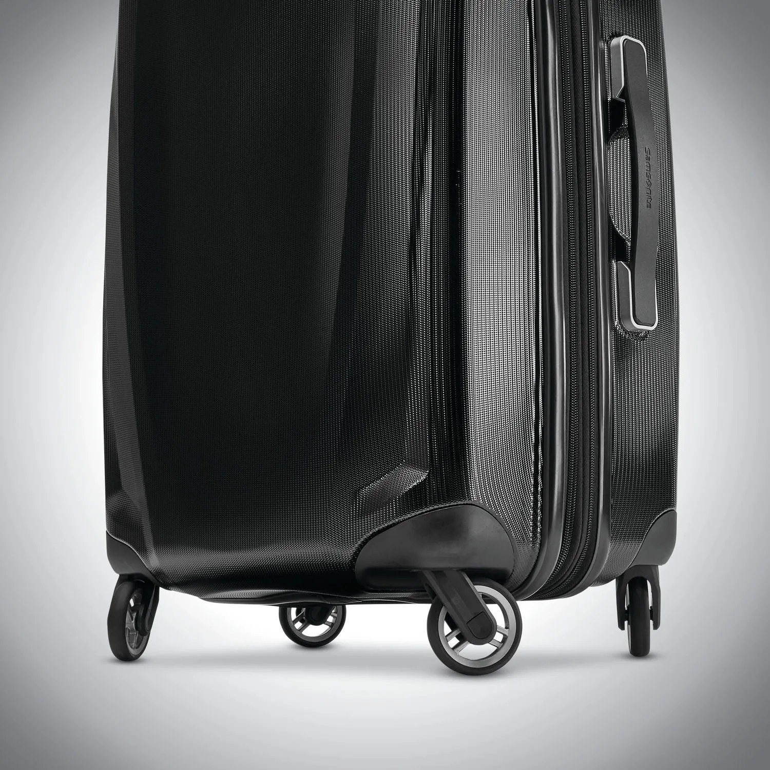 Samsonite Winfield 3 DLX 20" Spinner