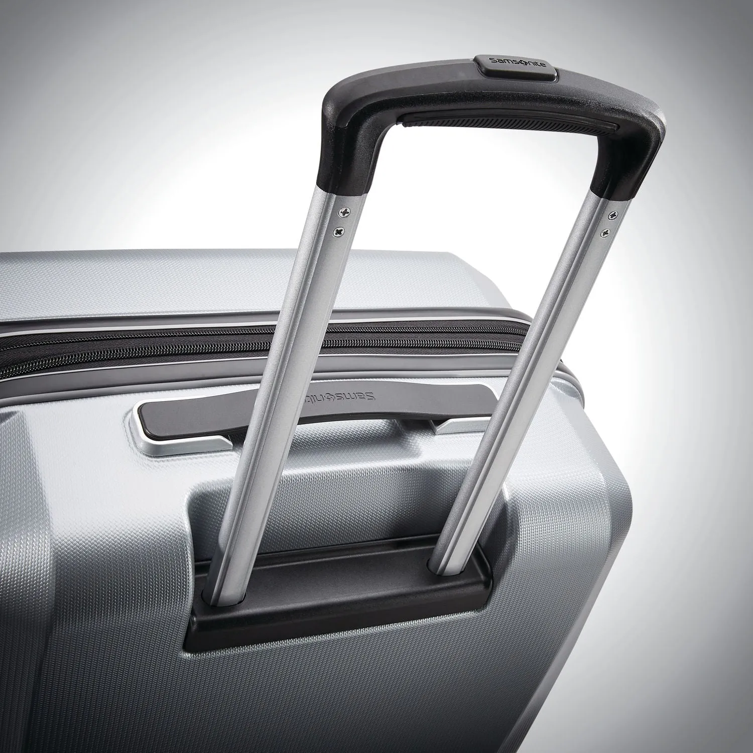 Samsonite Winfield 3 DLX 20" Spinner